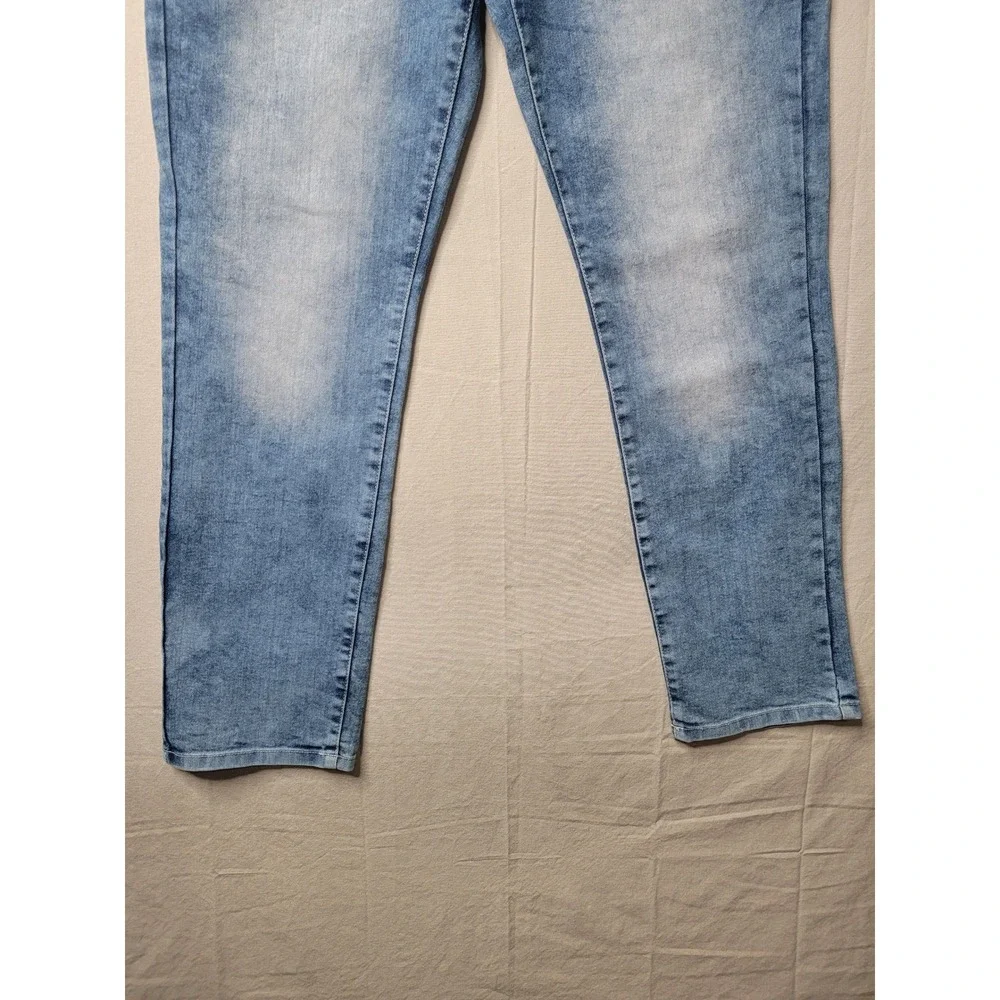 Southpole Jeans Size 38x32 Light Wash Distressed Skinny Denim Y2K Skater Grunge